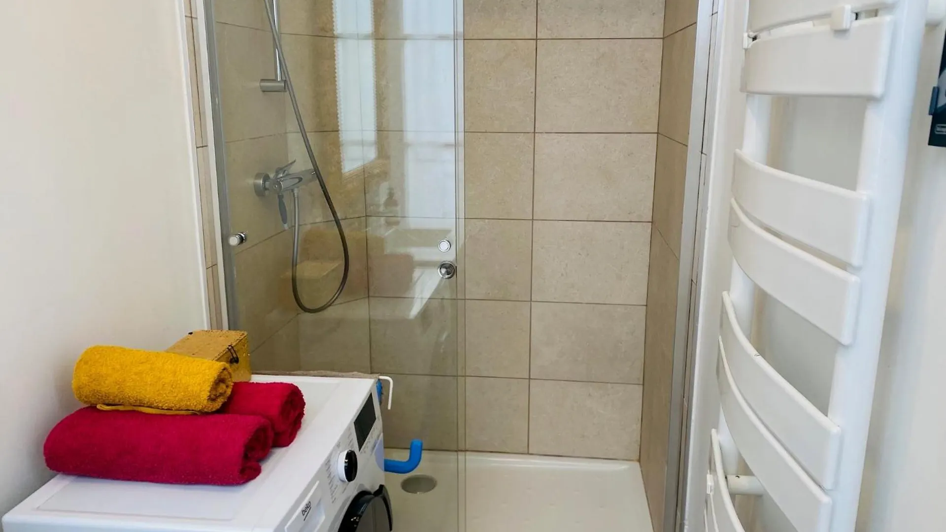 Apartment Romantic Near Le Marais